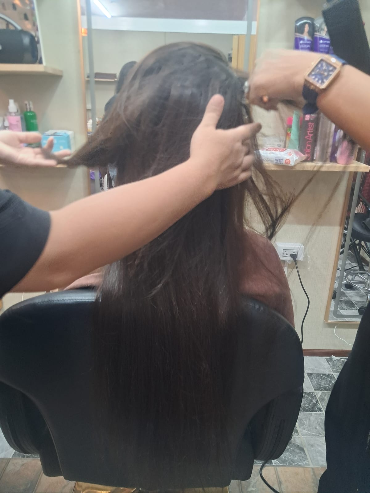 Braids and hair extensions at Wonderland Jomtien Beauty Salon
