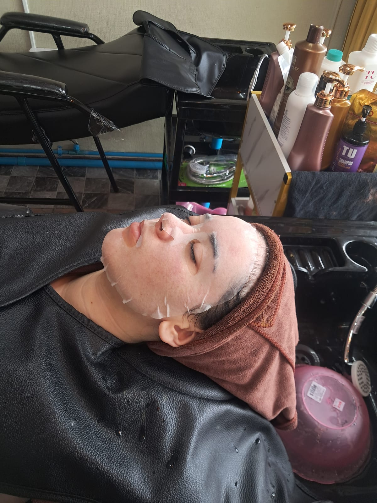 Facial treatment at Wonderland Jomtien Beauty Salon
